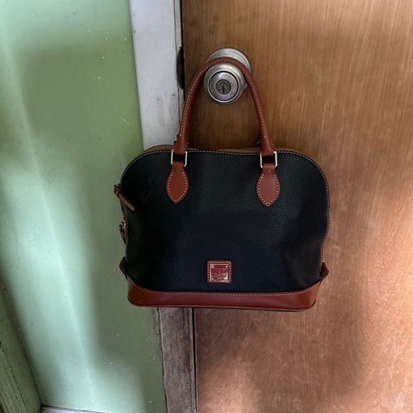 Black/tan Dooney and Bourke Brielle handbag - Picture 1 of 2
